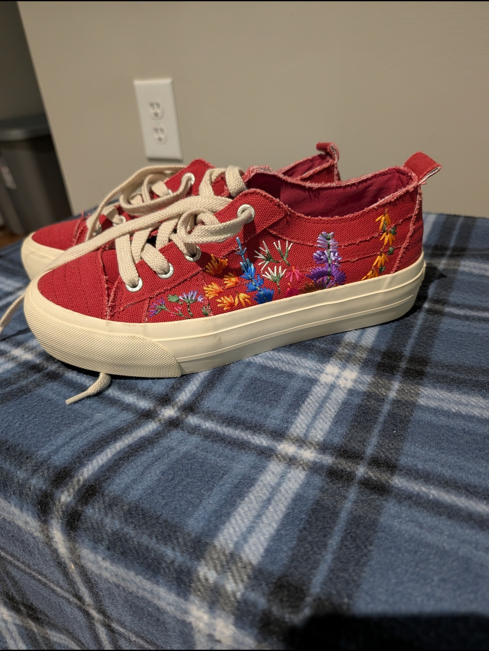 Blowfish Malibu Red Floral Embroidered Canvas Sneakers